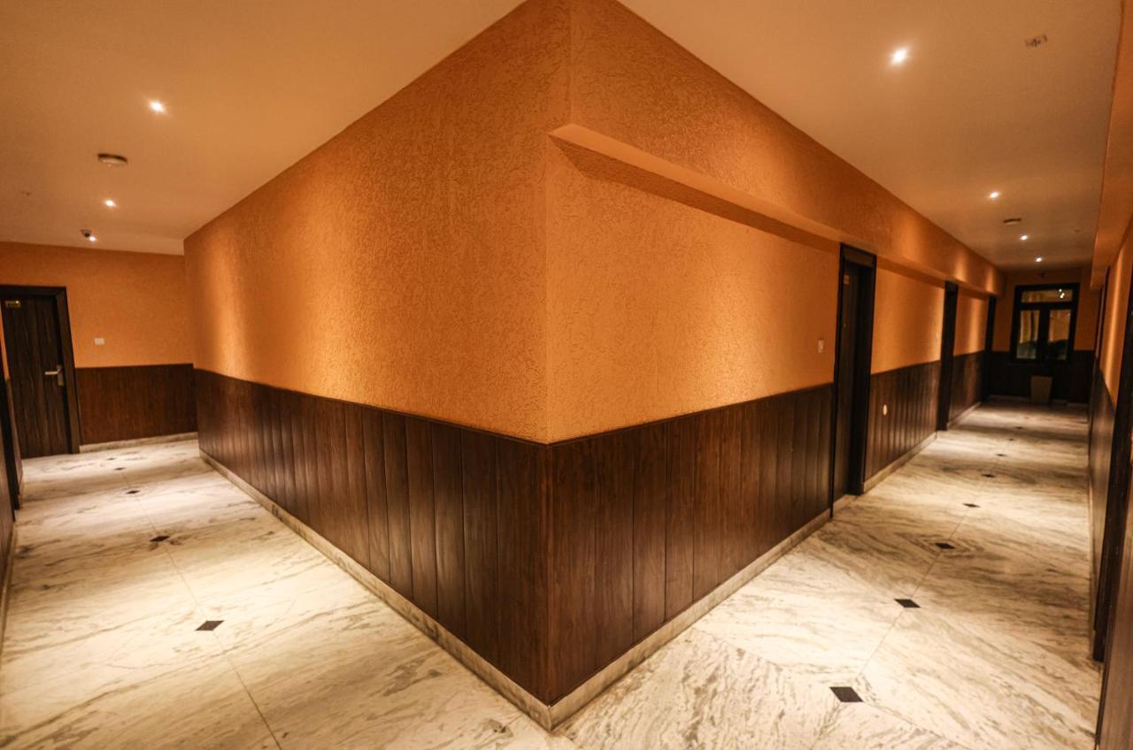 Hotel The Leaf - Gomti Nagar Лакнау Екстериор снимка