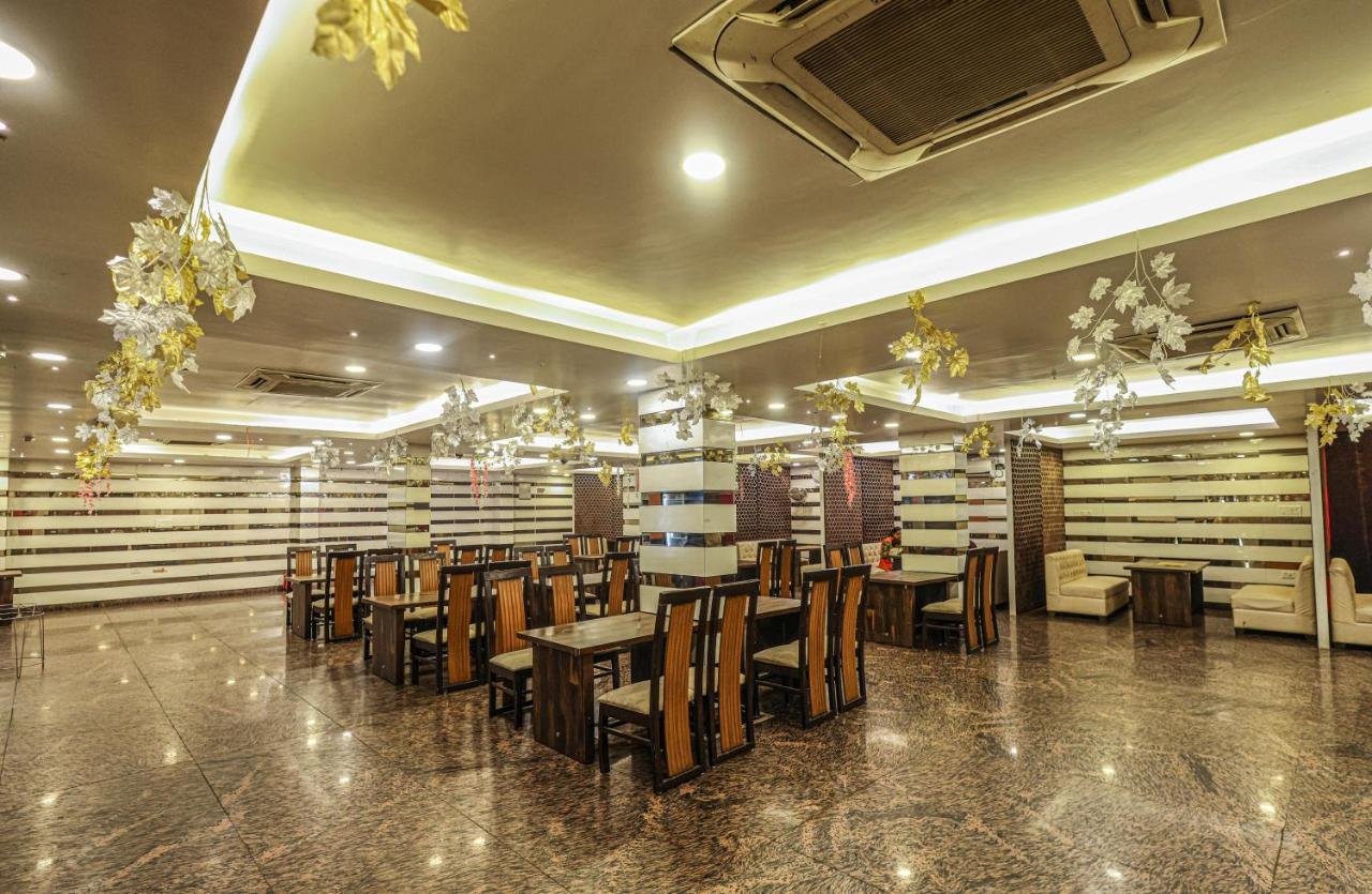 Hotel The Leaf - Gomti Nagar Лакнау Екстериор снимка
