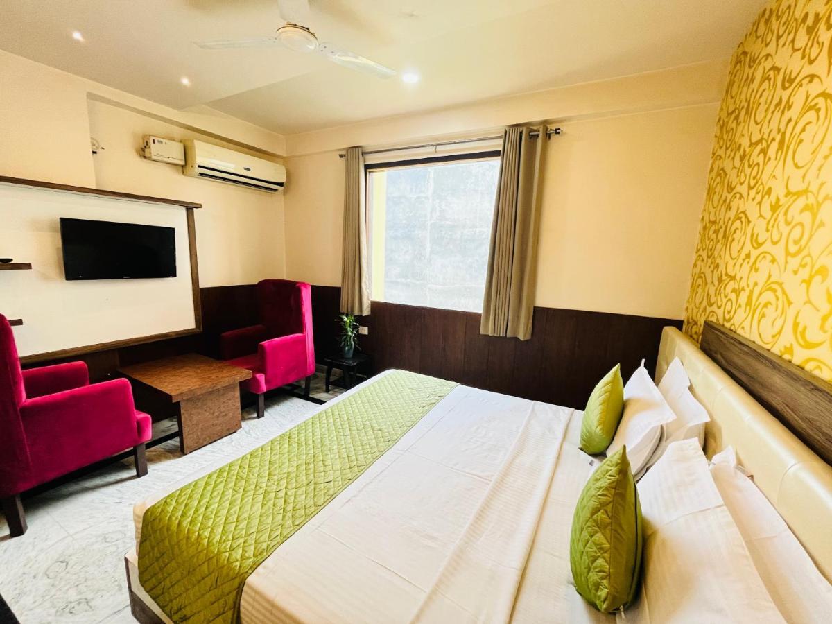 Hotel The Leaf - Gomti Nagar Лакнау Екстериор снимка