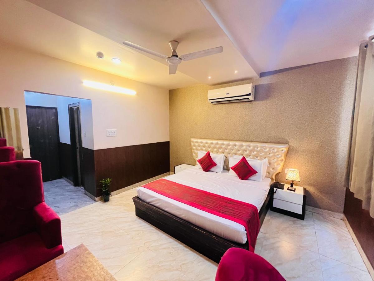 Hotel The Leaf - Gomti Nagar Лакнау Екстериор снимка