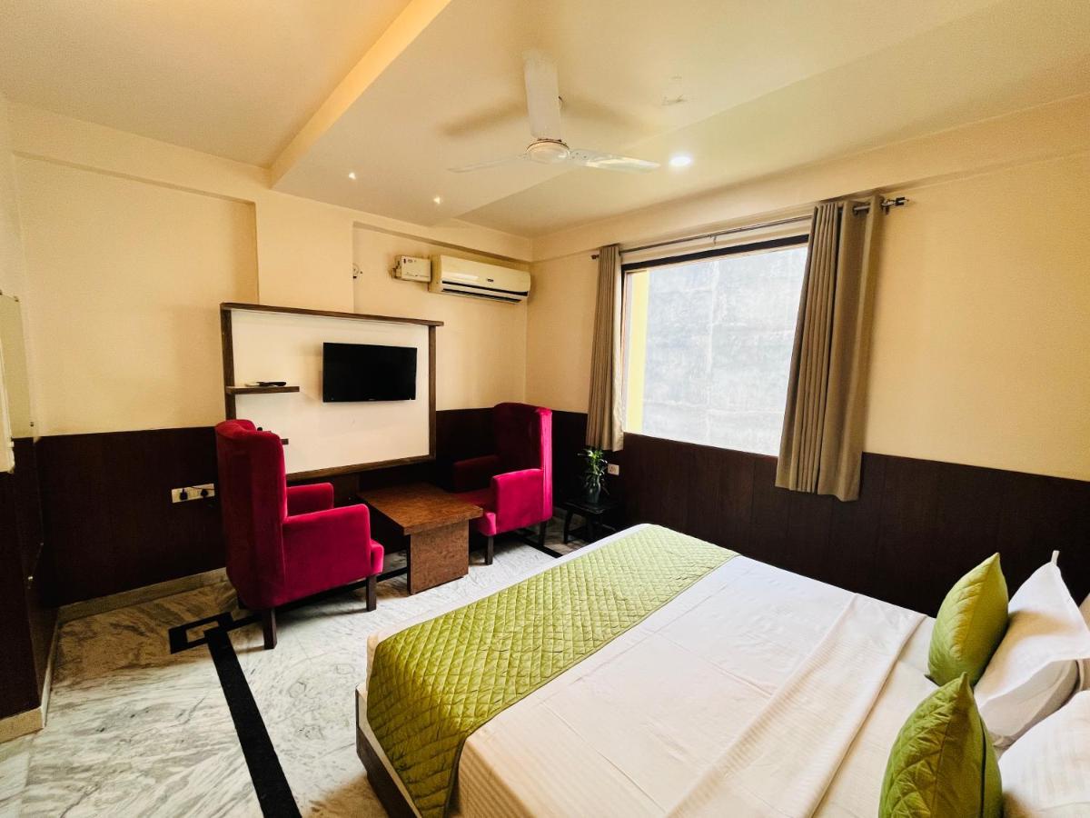 Hotel The Leaf - Gomti Nagar Лакнау Екстериор снимка