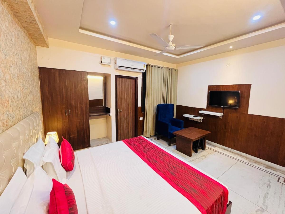 Hotel The Leaf - Gomti Nagar Лакнау Екстериор снимка