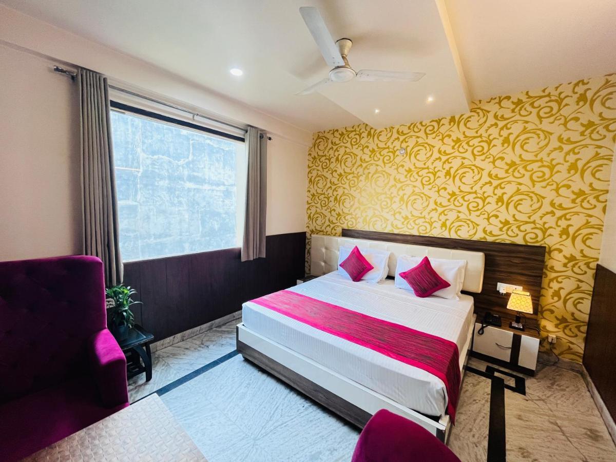Hotel The Leaf - Gomti Nagar Лакнау Екстериор снимка