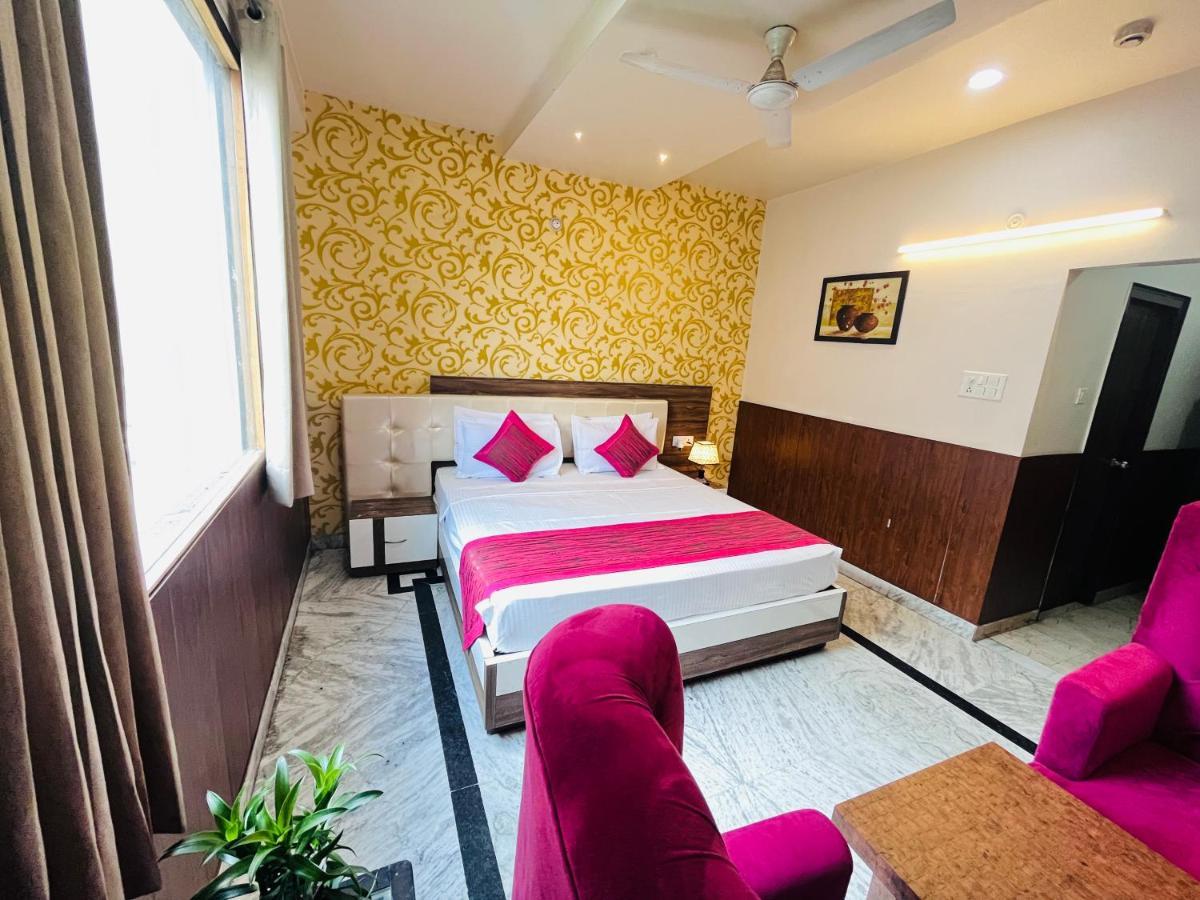 Hotel The Leaf - Gomti Nagar Лакнау Екстериор снимка