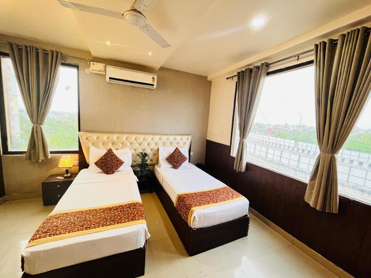Hotel The Leaf - Gomti Nagar Лакнау Екстериор снимка
