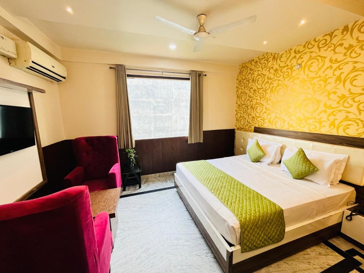Hotel The Leaf - Gomti Nagar Лакнау Екстериор снимка